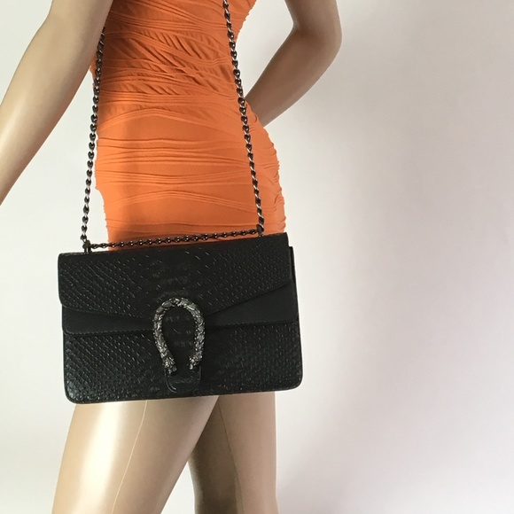 Chain Link Shoulder Bag - Picture 4 of 4